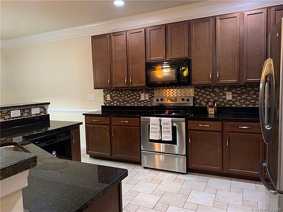 5th image of 5017 Broad Leaf Ct