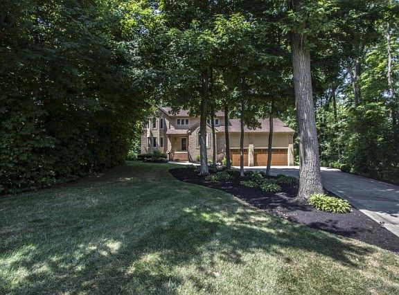 3rd image of 3298 Glen Oaks Ct