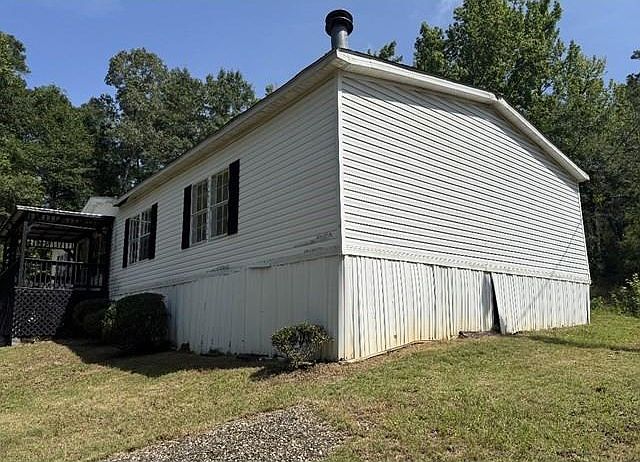 2nd image of 225 Boyles Street E