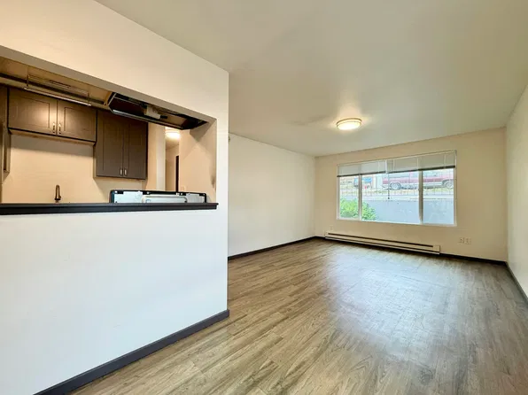 9050 Greenwood Ave N, Seattle, WA