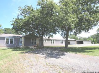 425 SE Main St, Stockdale, TX 78160