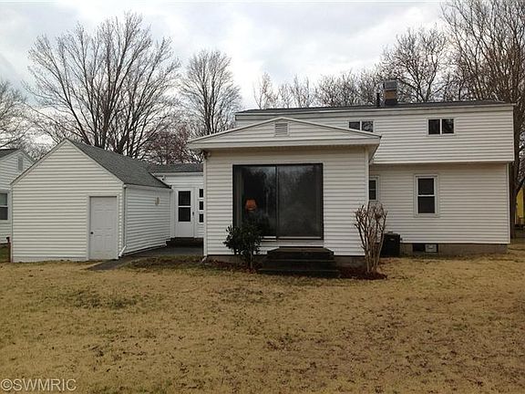 2nd image of 1813 Park Ave