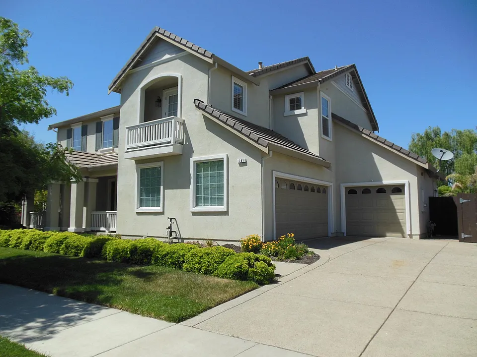 751 Buckeye Ct