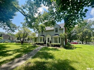 707 S 11th St, Petersburg, IL 62675