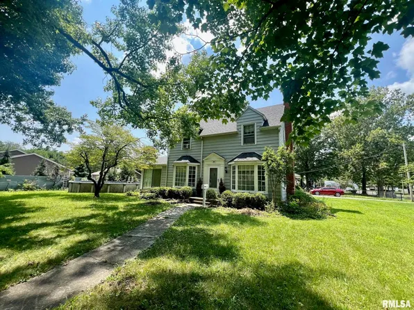 707 S 11th St, Petersburg, IL 62675