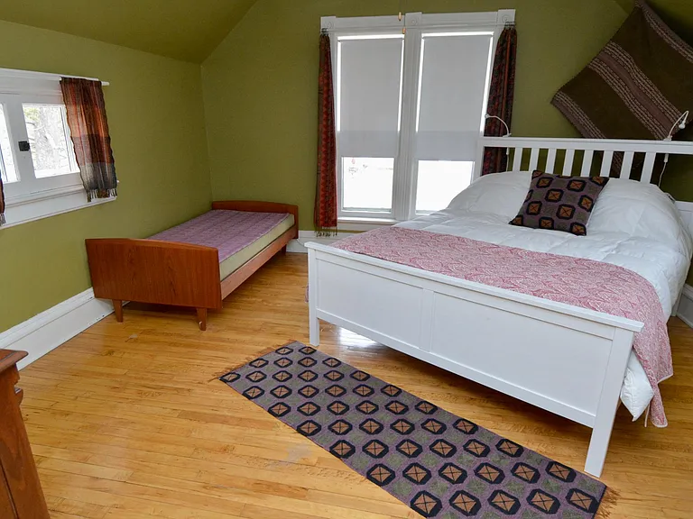 Upstairs Queen Bedroom