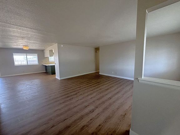 4th image of 20312 Dean Ct