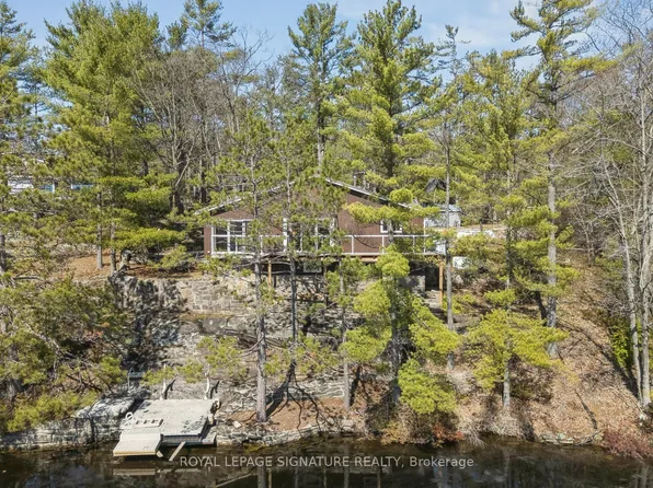 18 Loon Lake Rd N, Gravenhurst, ON P1P 0E5