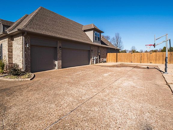 3rd image of 6050 Brandon Brook Dr