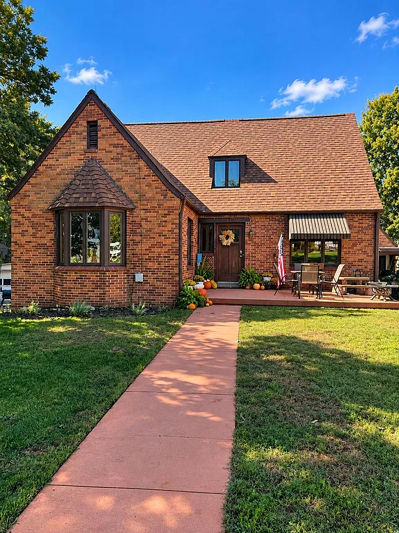 Property main image