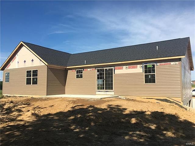 2nd image of 401 Spartan Dr