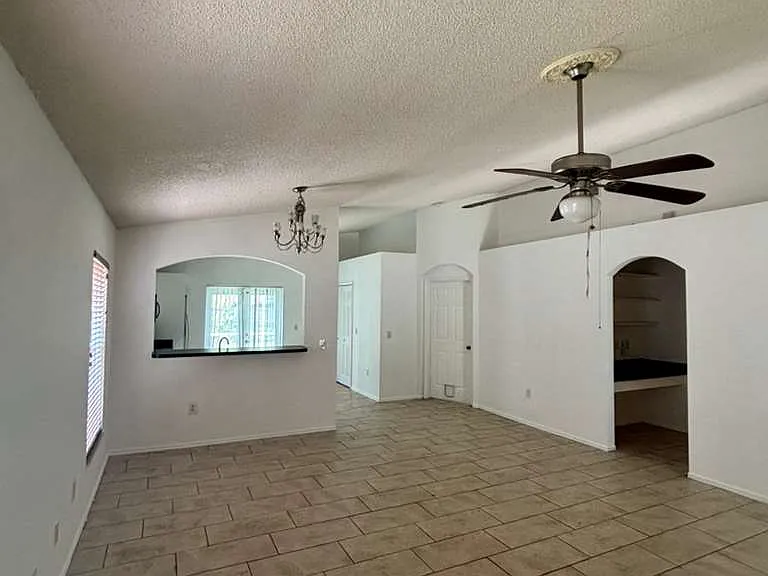 2713 Palm Isle Way — Photo 2