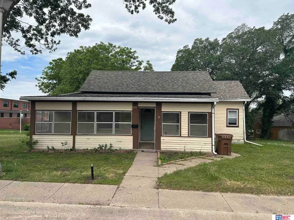 227 N 8th St, Seward, NE 68434