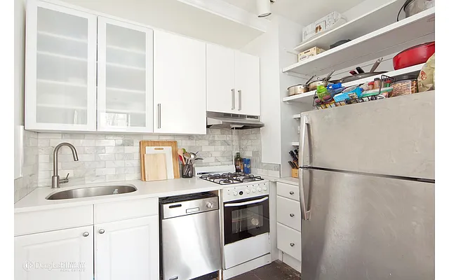 Rented by Douglas Elliman | media 27