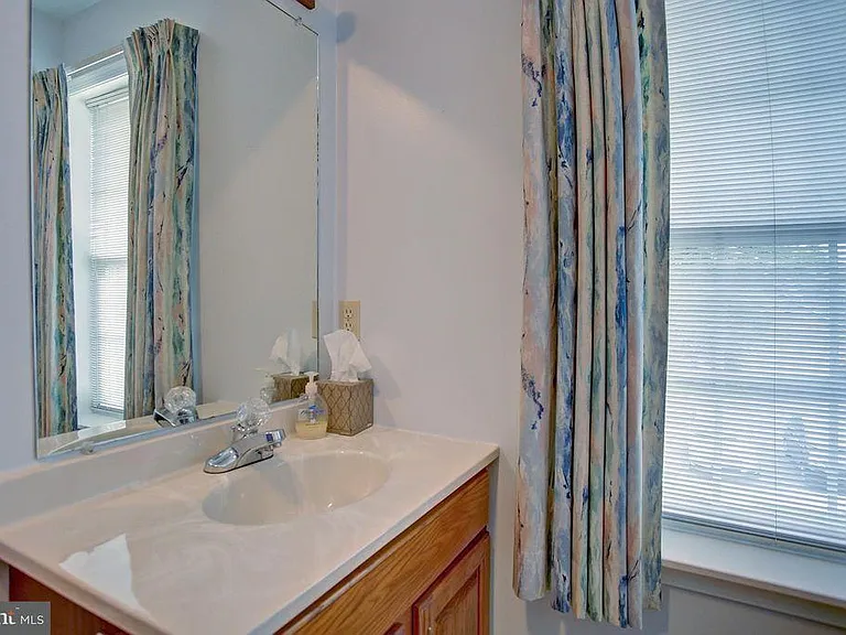 Full Bath - 2