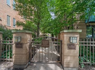 1330 W Monroe St APT 111, Chicago, IL 60607