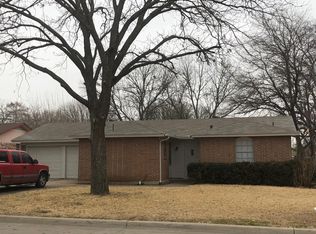 1601 Southmoor Dr, Arlington, TX 76010