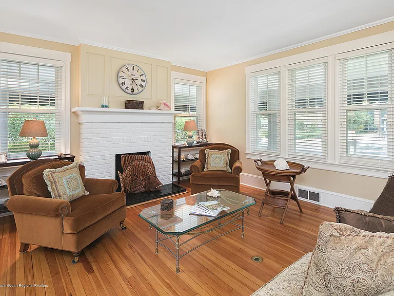 408 Tuttle Ave — Photo 5