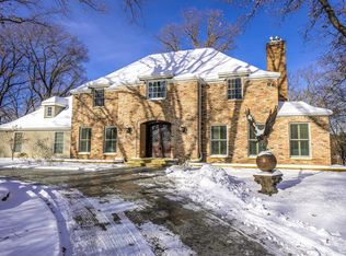 3 Shadow Ln, North Oaks, MN 55127
