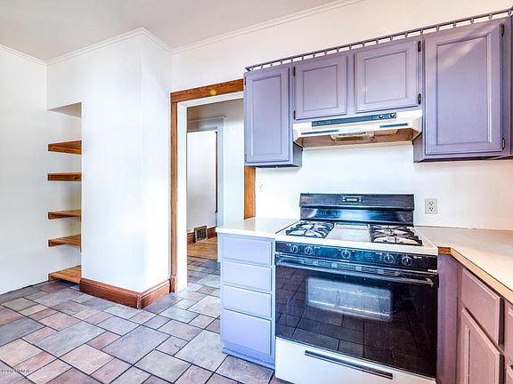 5th image of 515 E Stockbridge Ave