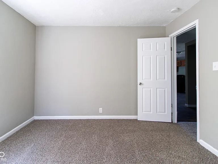 1212 W 5th St — Photo 10