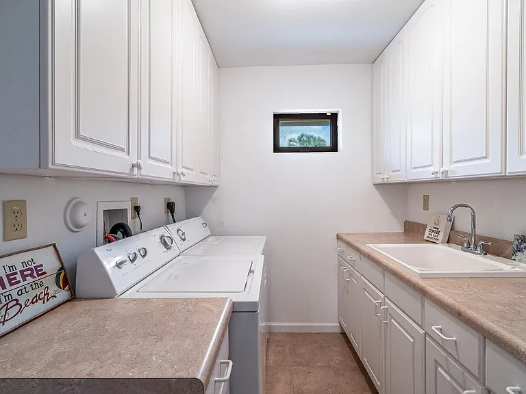 12775 Guilford Cir — Photo 22