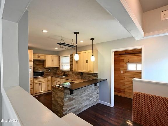 4th image of 4504 Haney Way