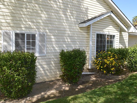 3rd image of 1251 N Olive Ave #101