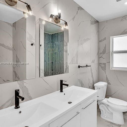 2nd image of 1941 Washington St #8