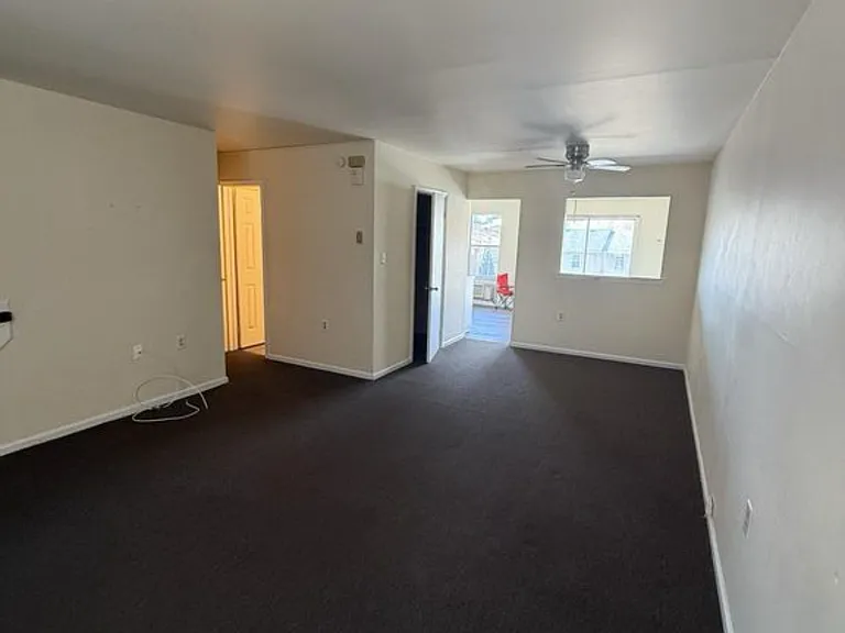 2825 Rhonda Ln — Photo 4