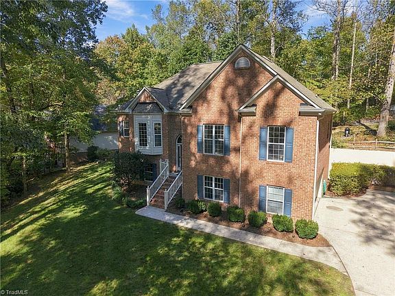 3rd image of 6689 Currieton Dr