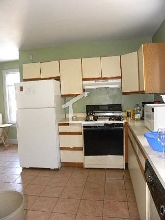 2nd image of 35 Ashford St #112C