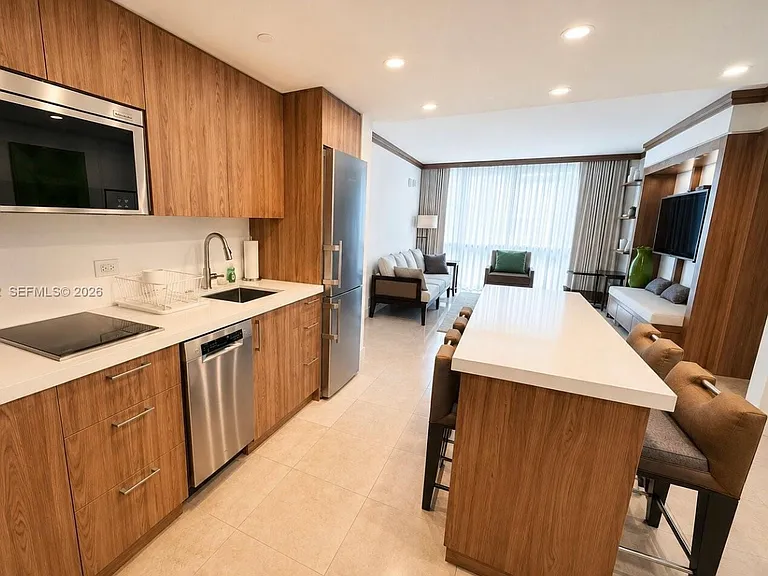 6801 Collins Ave #309 — Photo 5
