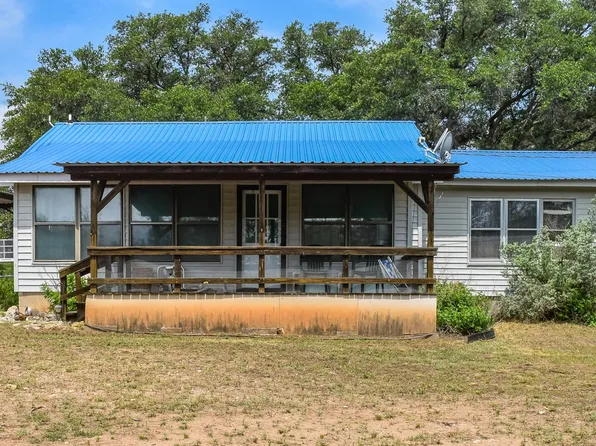 209 Melvin St, Brady, TX 76825