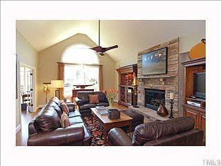 2nd image of 405 Cedar Ridge Way