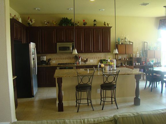 5th image of 619 Chalk Hill Ln