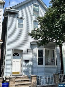 105 Grant Ave, Harrison, NJ, 07029