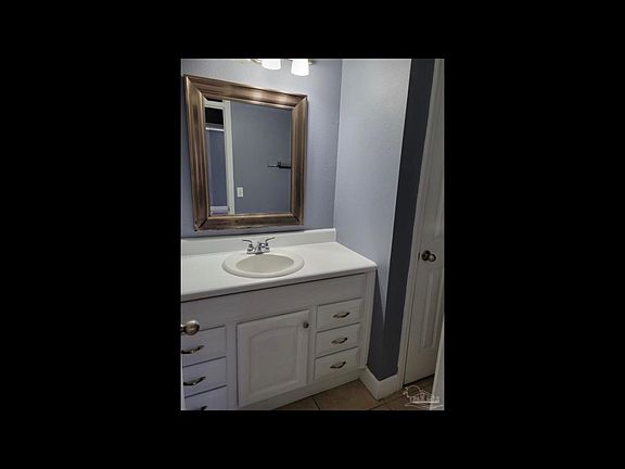 3rd image of 1604 Green Briar Pkwy APT D