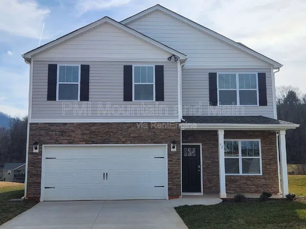 92 Queen Valley Way, Waynesville, NC 28786