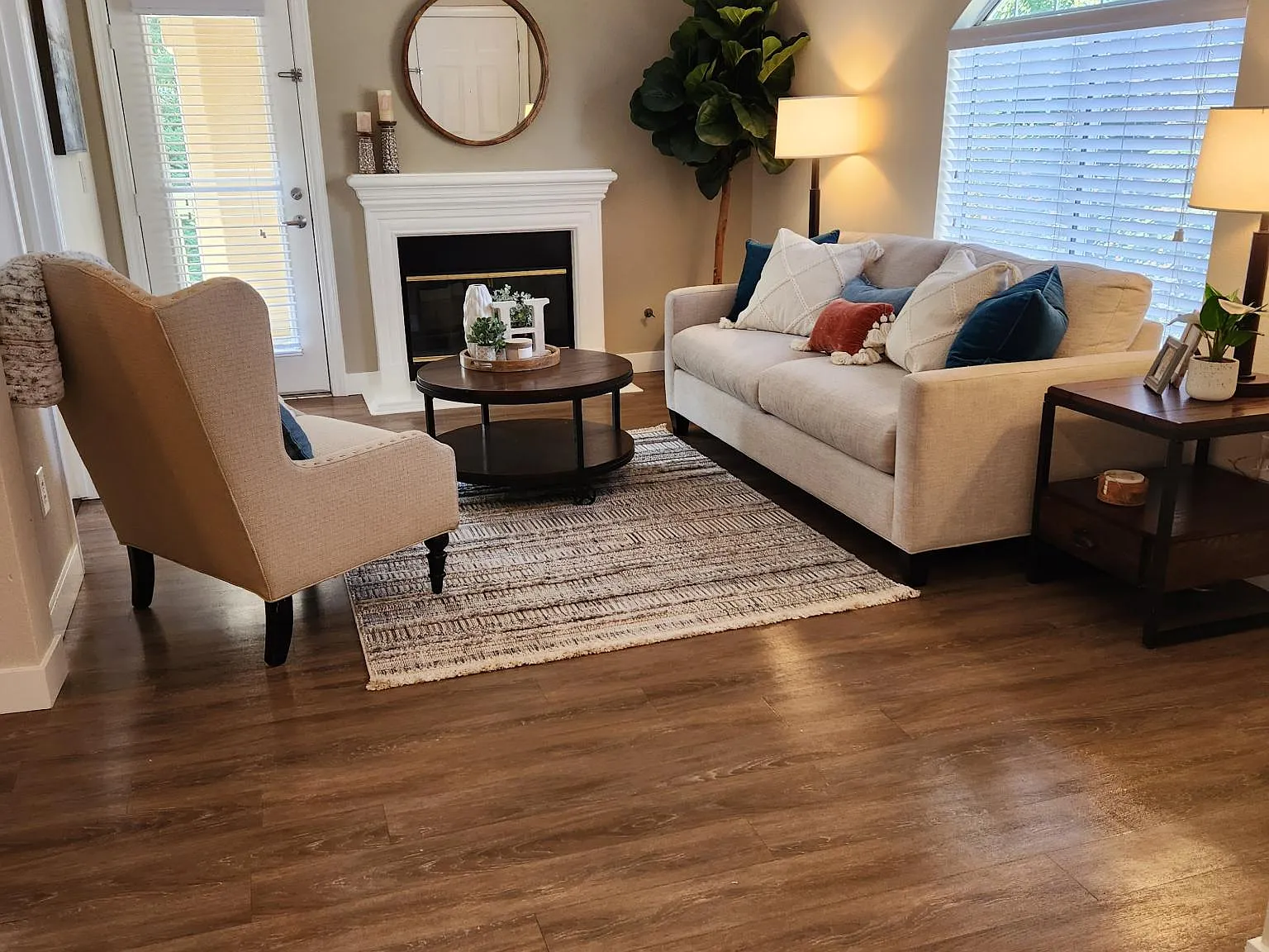 Hillcrest View — Photo 1