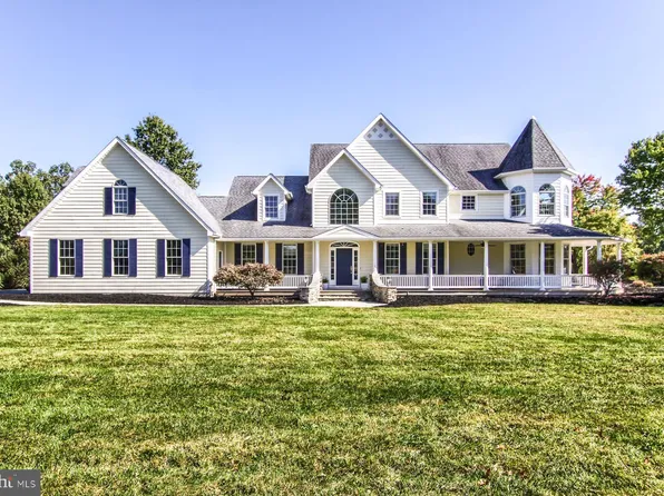 11 Blacksnake Rd, Duncannon, PA 17020
