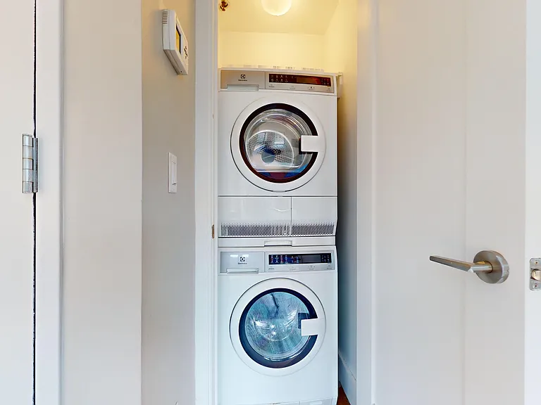 237 E 34th St #1901 — Photo 17