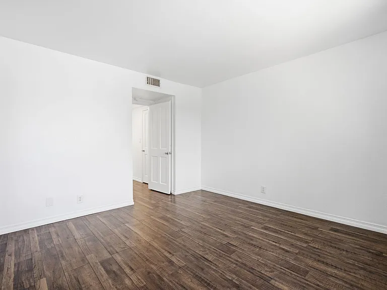 5244 Baza Ave — Photo 19