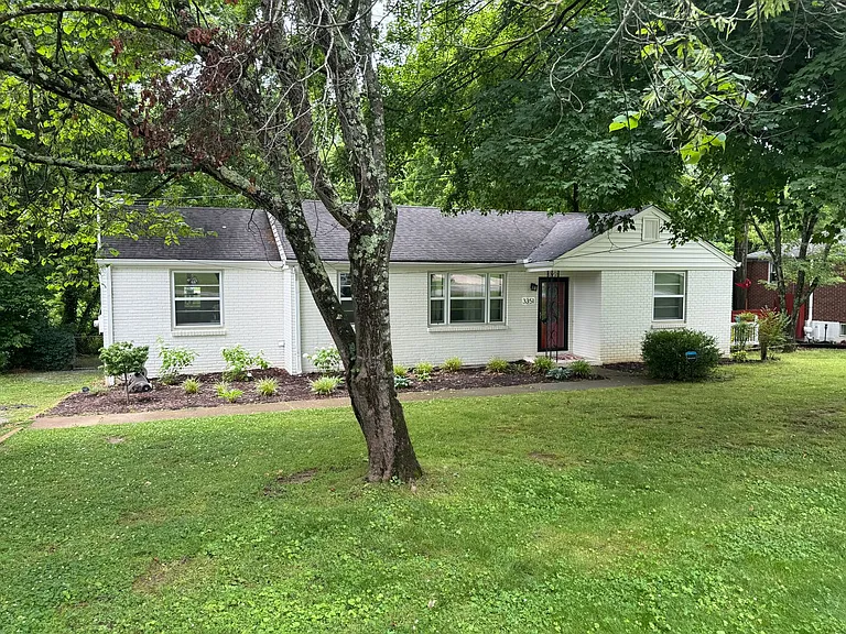 3351 Mimosa Dr — Photo 2