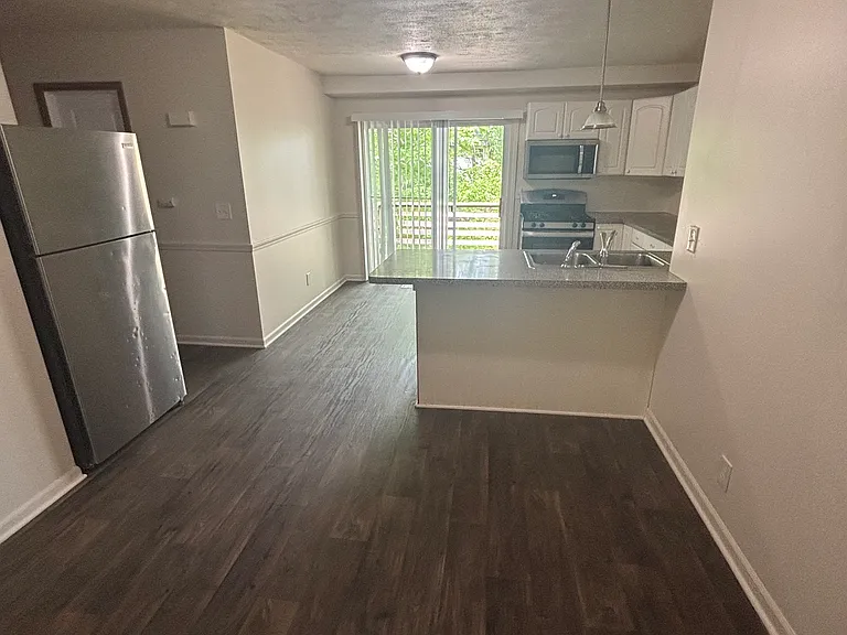 5726 Ridgebrook Dr SE — Photo 3