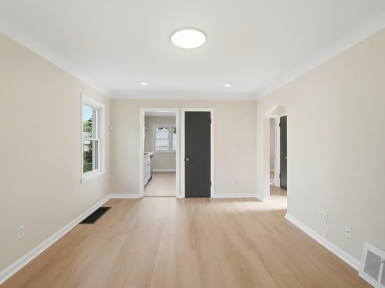 2917 123rd St — Photo 5