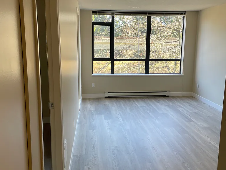 3528 Vanness Ave — Photo 49