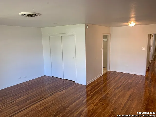 222 E Lullwood Ave #220 — Photo 4