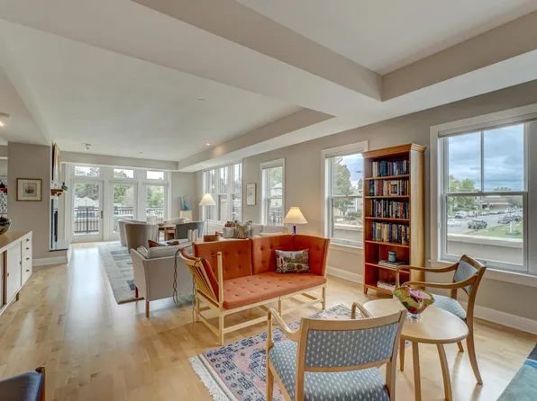 1060 Grand Ave Unit 212, Saint Paul, MN 55105