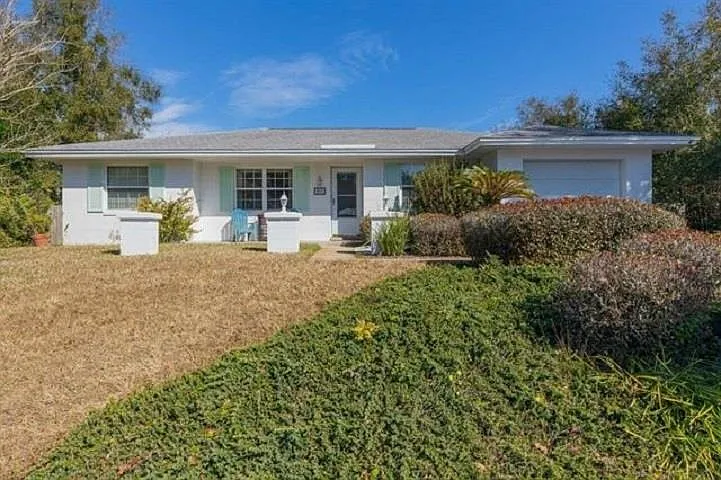 3 bed, 2.0 bath, 1447 sqft, $2,100 — Photo 3